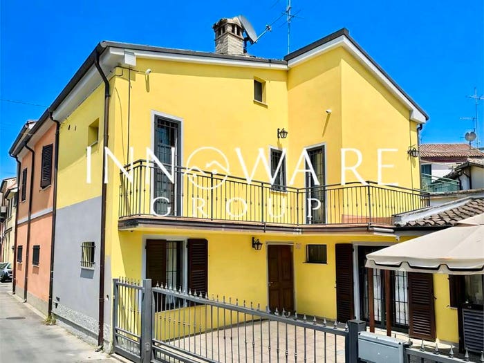 Casa con 6 locali in vendita in Via Domenico Troili, Villa Potenza, Macerata