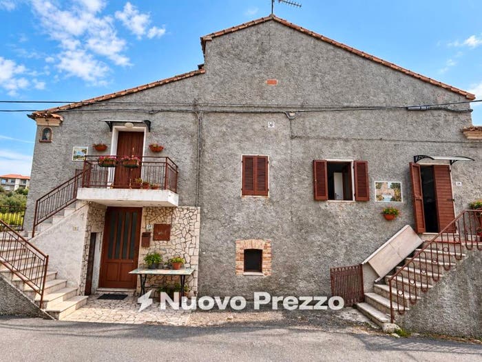 Casa con 6 locali in vendita in Via San Pietro, Centro, Sant'Omero