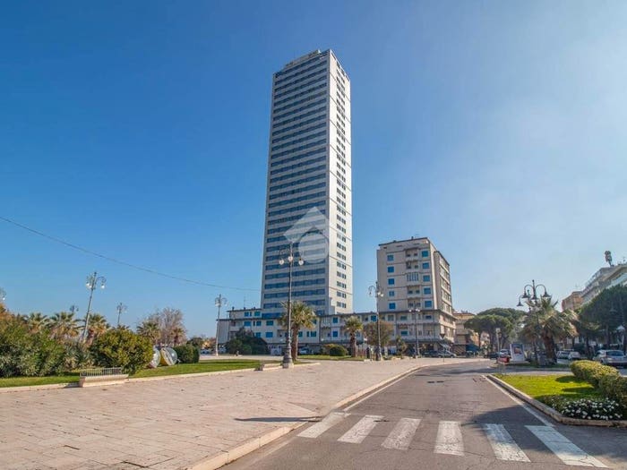 Appartamento trilocale in vendita in Piazza Andrea Costa, Cesenatico Levante, Cesenatico