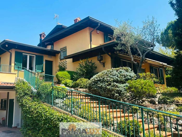 Casa con 6 locali in vendita in Via Nino Bixio, Villa Raverio, Besana in Brianza
