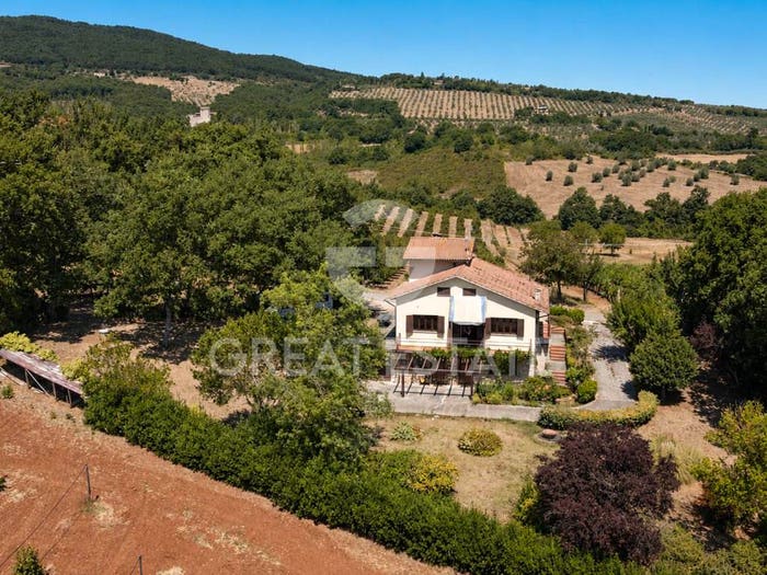 Casa con 6 locali in vendita in Via della torre errighi, Montecchio