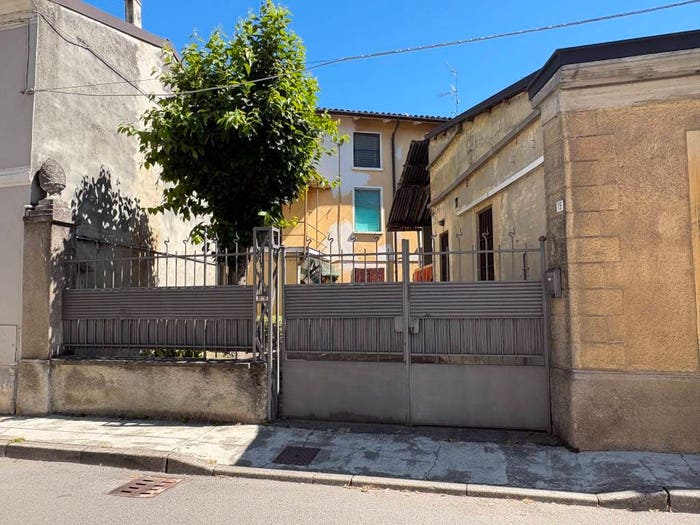 Casa con 6 locali in vendita in Via Rivo Ruggeri, Pescarolo, Pescarolo ed Uniti