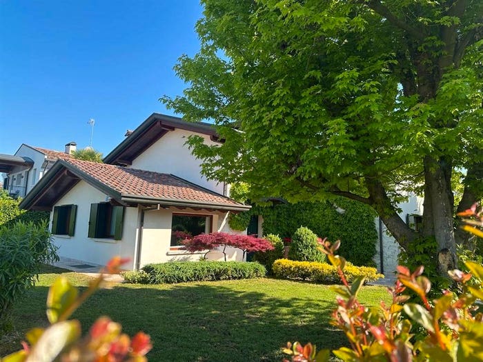 Casa con 6 locali in vendita in Centro, Cordenons