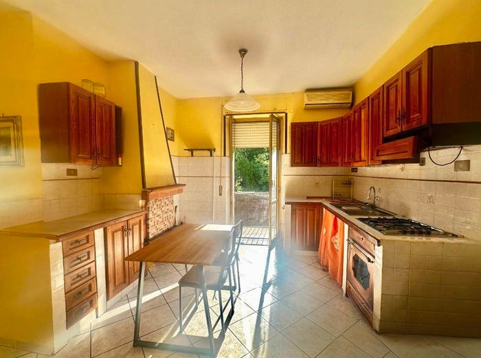 Appartamento trilocale in vendita in Via Generale Alessandro La Marmora, Centro, Capranica