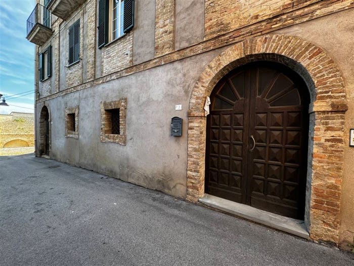 Appartamento con 6 locali in vendita in Via Principale, Mozzagrogna