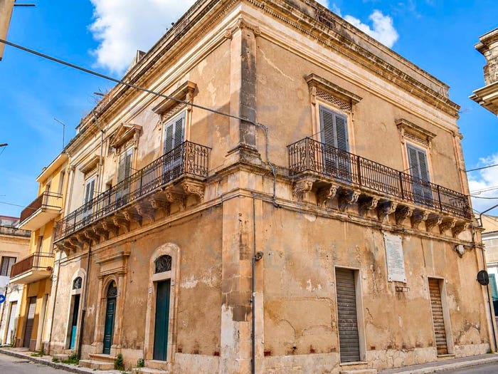 Casa in vendita in Via Roma, Rosolini
