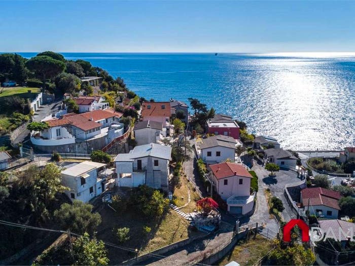 Casa con 6 locali in vendita in Viale Privato Maggioni, Celle Ligure Pecorile, Celle Ligure