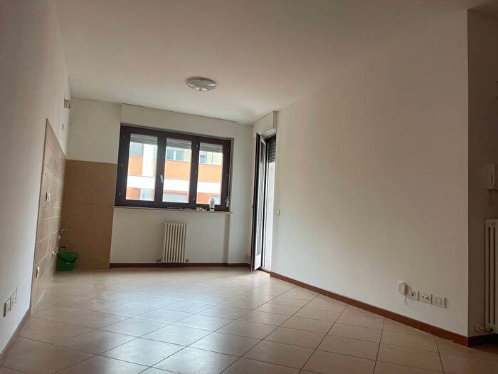 Appartamento trilocale in vendita in Palombare, Ancona