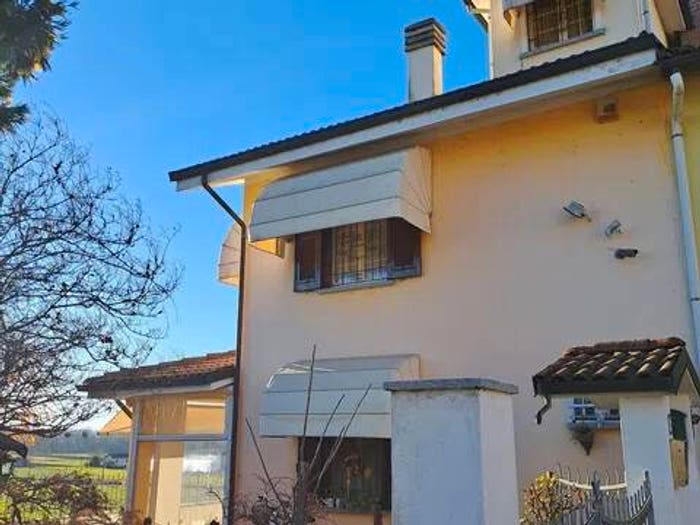 Casa con 6 locali in vendita in Via CZuccotti No Number, Basaluzzo