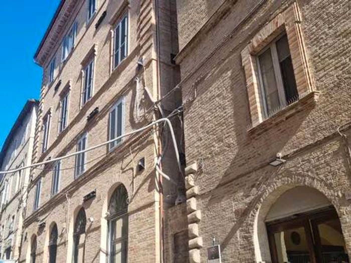 Appartamento con 6 locali in vendita in Corso Cavour No Number, Centro, Fermo