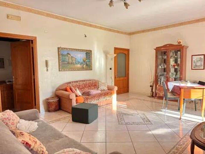 Appartamento con 5 locali in vendita in Via Veglie No Number, Centro, Carmiano