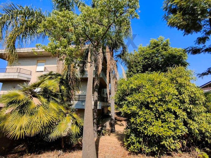 Casa con 6 locali in vendita in via Campania, Centro, San Giovanni la Punta