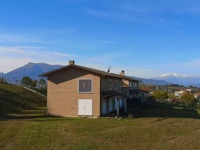 Casa con 5 locali in vendita in Strada Comunale Torretta, Controguerra