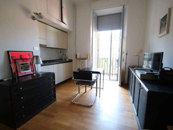Appartamento monolocale in vendita in via Ugo Bassi, Isola, Milano