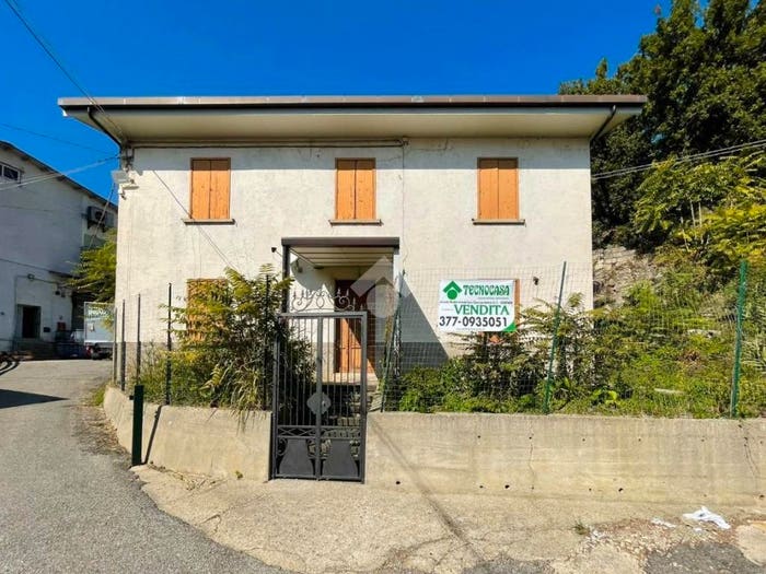 Casa trilocale in vendita in Via Romualdo Montagna, Acquedotto, Cosenza