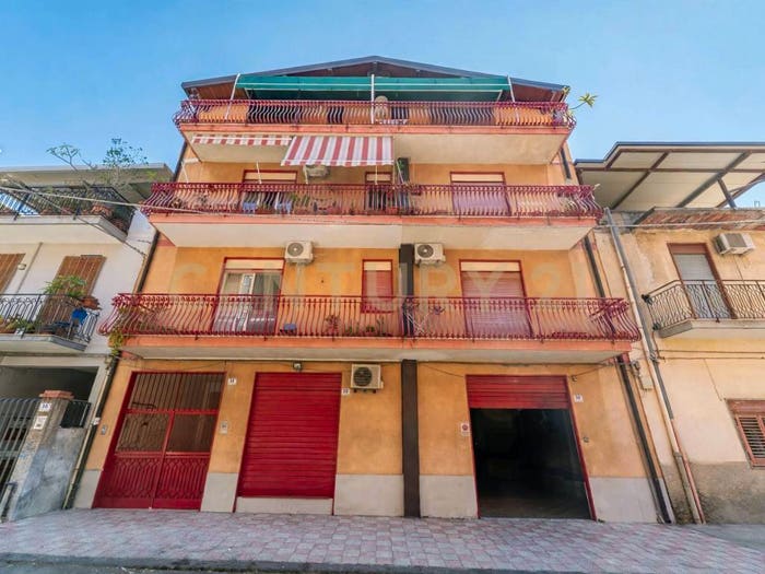 Appartamento quadrilocale in vendita in Via dei Sanguinelli, Librino Zia Lisa, Catania