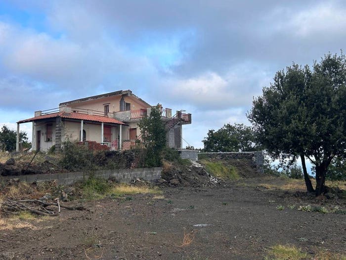 Casa con 6 locali in vendita in Mascali
