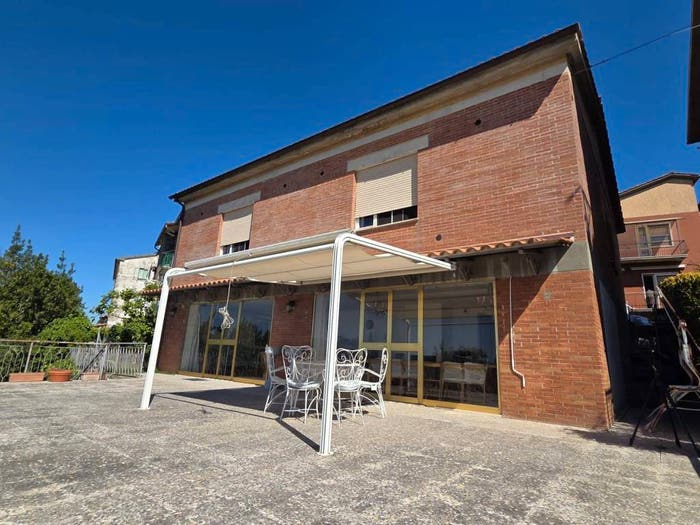 Casa con 6 locali in vendita in Via Alcini, Giove