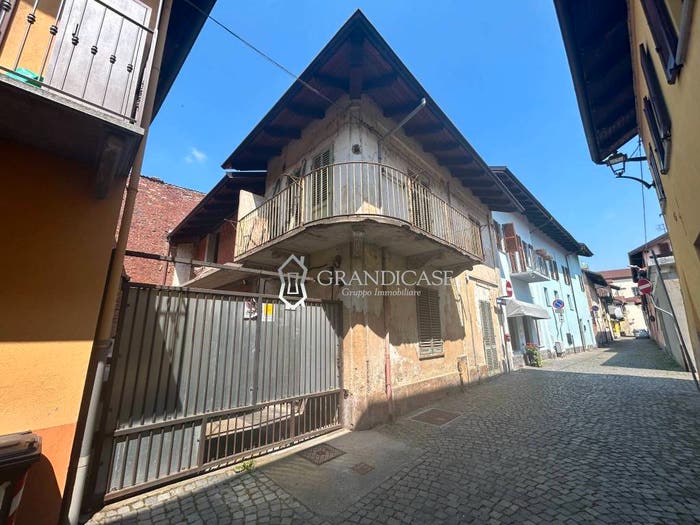 Casa quadrilocale in vendita in Via Nicolò Passera, Montanaro
