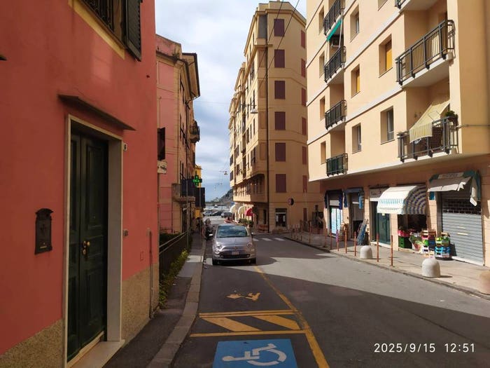 Appartamento trilocale in vendita in Via Redipuglia, Quarto, Genova