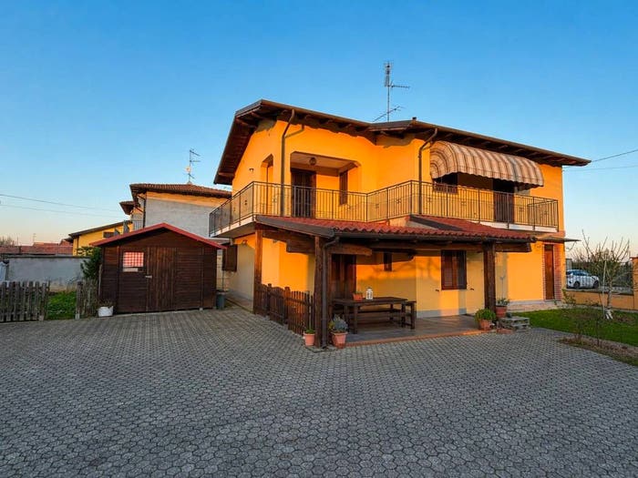 Casa con 5 locali in vendita in Via Desana, Costanzana