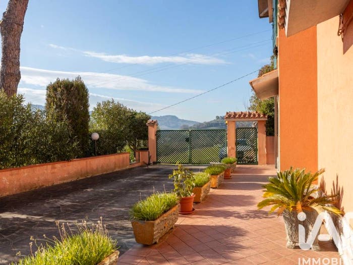 Casa con 6 locali in vendita in Frazione frazione aspio, Baraccola Aspio, Ancona