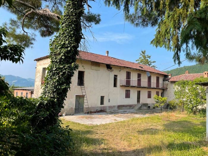 Casa con 6 locali in vendita in Regione Boschi, Vesime