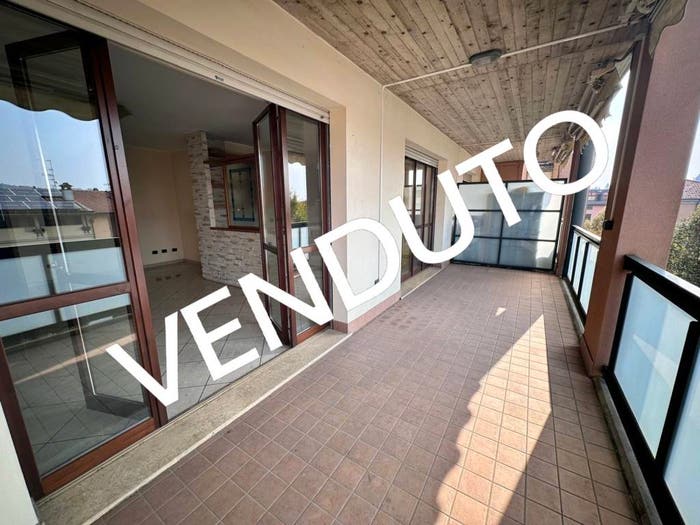 Appartamento trilocale in vendita in Via Giordano Bruno, Centro, Malnate