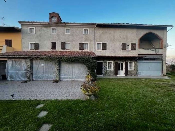 Casa con 6 locali in vendita in San Salvatore Monferrato