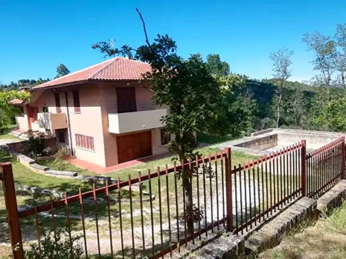 Casa con 6 locali in vendita in Via Ca' Vagnerello, Urbino