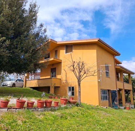 Casa con 6 locali in vendita in Via Stufa Pigna Castello, Ferentino