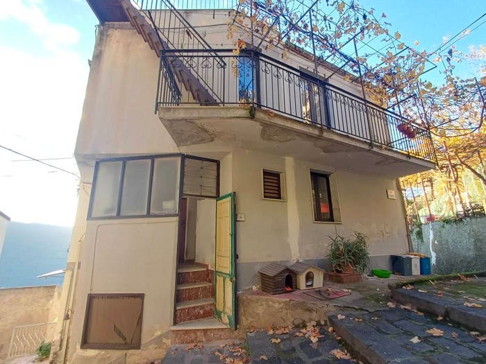 Casa trilocale in vendita in Vico San Sebastiano, Centro, Ficarra