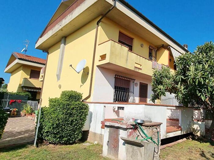 Casa quadrilocale in vendita in Via Ribocco, Centro, Monsummano Terme