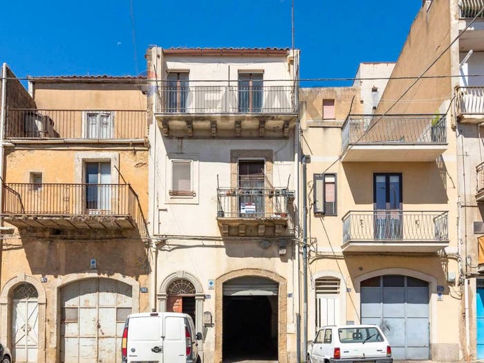 Casa con 6 locali in vendita in Via Acquanuova, Centro, Caltagirone