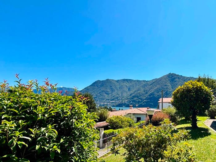 Casa in vendita in Tavernola, Como