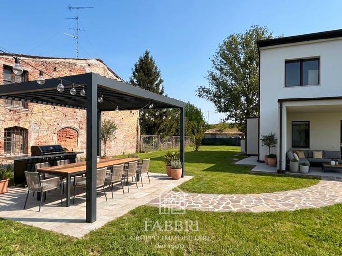 Casa con 6 locali in vendita in Guattarella, Bondeno