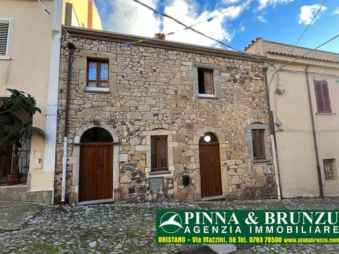 Casa quadrilocale in vendita in Via Basilica, Centro, Cuglieri