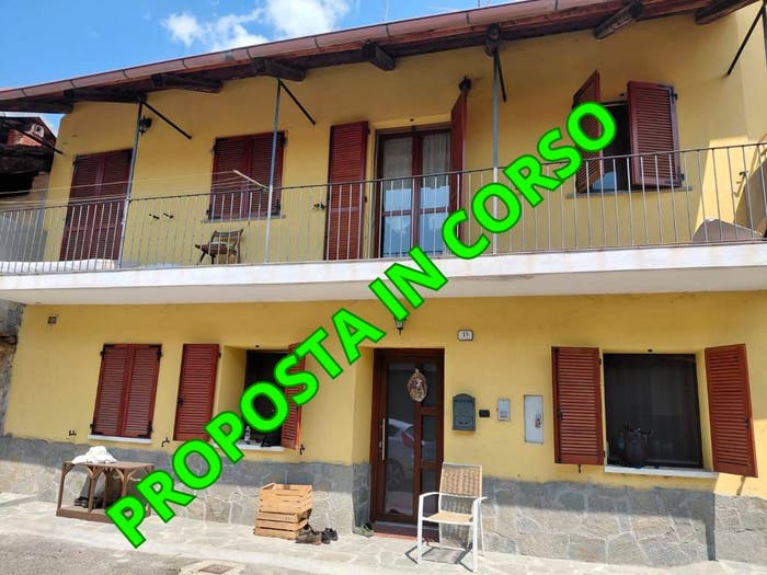 Casa con 6 locali in vendita in Via San Grato, Benne, Corio