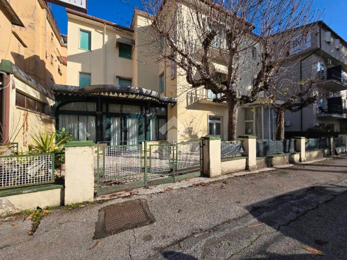 Casa con 6 locali in vendita in Via Valle del Silenzio, Fiuggi