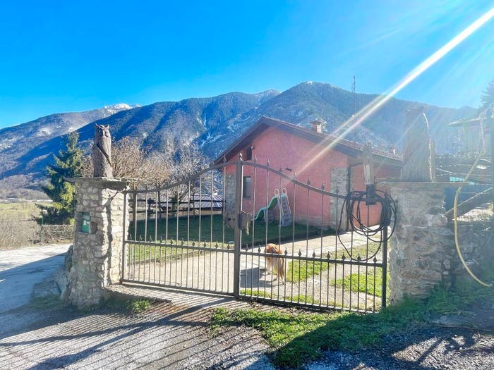 Casa con 6 locali in vendita in Regione San Defendente, Centro, Vinadio