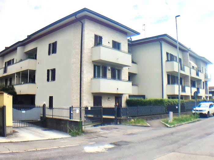 Appartamento trilocale in vendita in Via Fratelli John e Robert Kennedy, Centro, Novedrate