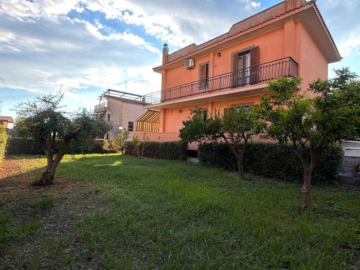 Casa con 6 locali in vendita in Via delle More, Somaschi Fontana di Papa Ginestreto, Ariccia