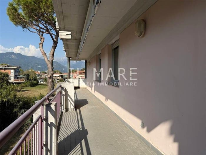 Appartamento con 5 locali in vendita in Via Padova, Marina di Massa Centro, Massa
