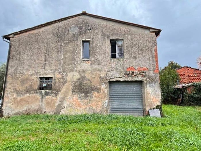 Casa con 5 locali in vendita in Via Bianucci, Alberghi Via Romana Pescia Morta, Pescia