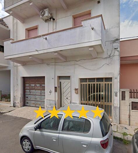 Appartamento con 5 locali in vendita in Via Vincenzo Monti, Centro, Leverano
