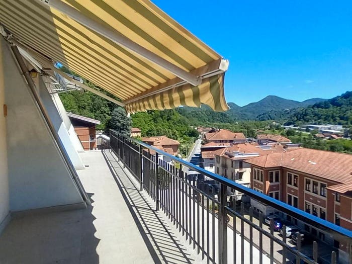 Casa con 5 locali in vendita in Via Giuseppe Garibaldi, Coggiola