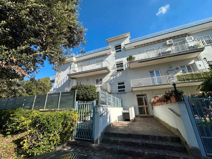 Appartamento trilocale in vendita in Via Ferruccio Parri, Centro, Genzano di Roma
