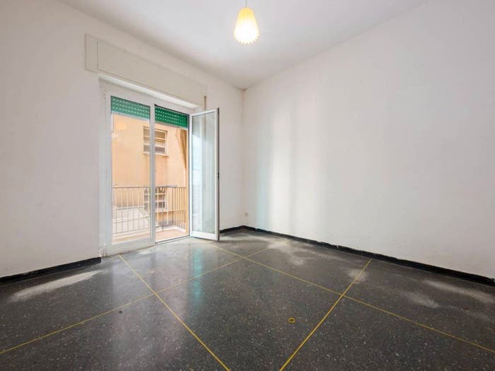 Appartamento trilocale in vendita in Via Bartolomeo Carrea, Sampierdarena, Genova