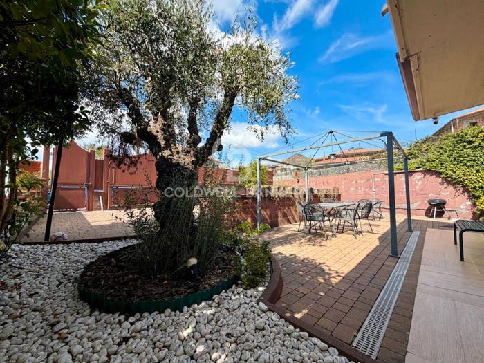 Casa con 6 locali in vendita in Via Fornace, Nicolosi