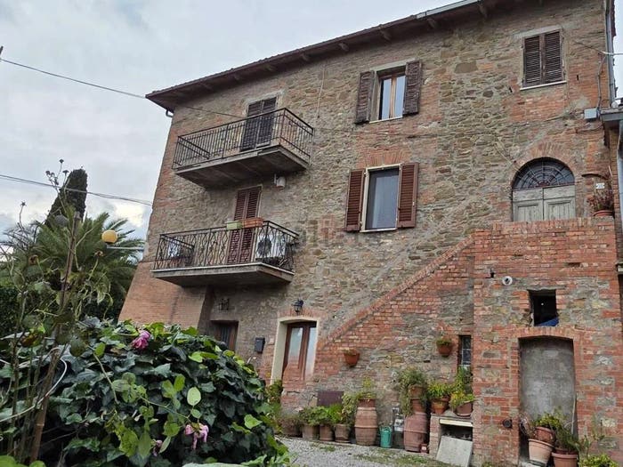 Appartamento con 6 locali in vendita in Via Ravigliano, Città della Pieve